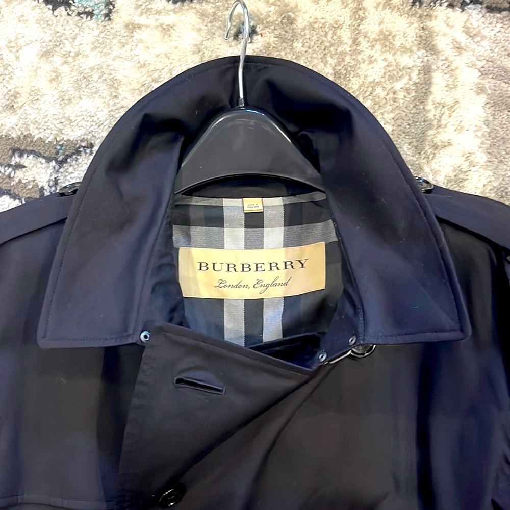 Burberry Kensington Heritage Trench Coat Mid-Length